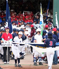 入場行進待機中