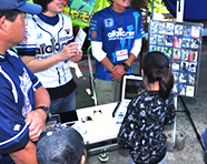 大興印刷様のブースの模様 野球カード
