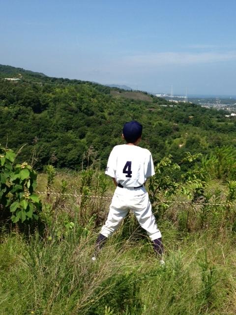 少年　立ちション 